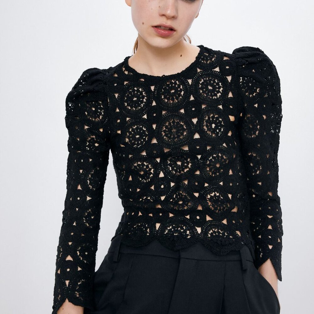 NWT Zara Textured Weave Top With Voluminous Sleeves in Black - Size Small